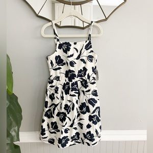 Old Navy Girls NWT black White floral dress Size small